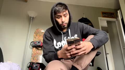 Snapshot of magicmatt230 chatting on 12/11/24, 05:59 magicmatt online show from 12/11/24, 05:59