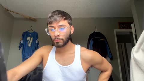 Snapshot of magicmatt230 chatting on 02/06/25, 06:02 magicmatt online show from 02/06/25, 06:02