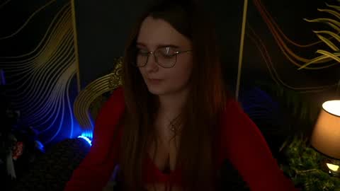 Snapshot of magicpeachhs chatting on 01/08/25, 06:41 Emily online show from 01/08/25, 06:41