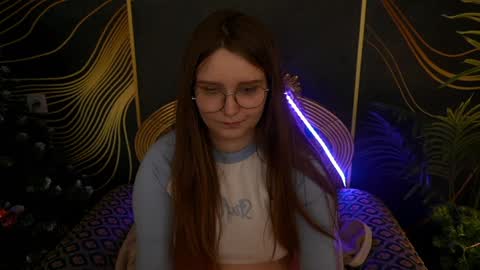 Snapshot of magicpeachhs chatting on 01/20/25, 04:34 Emily online show from 01/20/25, 04:34