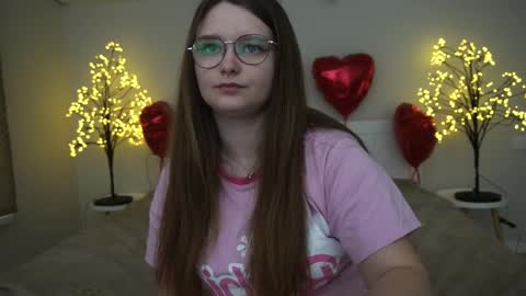 Snapshot of magicpeachhs chatting on 02/28/25, 10:09 Emily online show from 02/28/25, 10:09