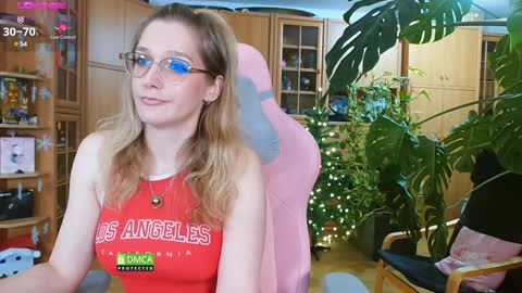 Snapshot of magicstylex chatting on 12/17/24, 01:39 Nicole online show from 12/17/24, 01:39