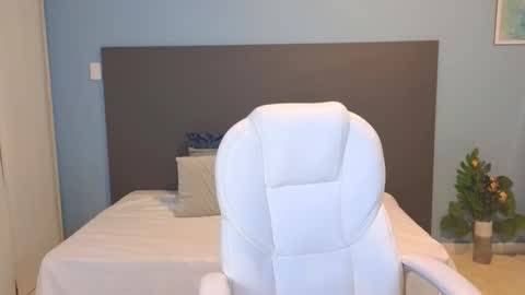 Snapshot of maiaa_ruiz chatting on 01/18/25, 01:40 Maiaa Ruiz online show from 01/18/25, 01:40