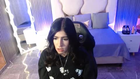 maiily_tay online show from 11/15/25, 11:29