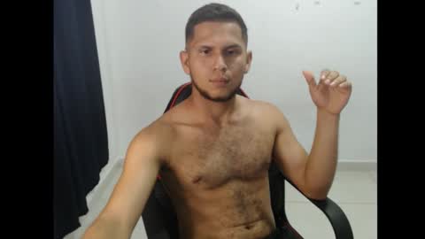 Snapshot of maik_135 chatting on 09/21/25, 01:40 maicol online show from 09/21/25, 01:40