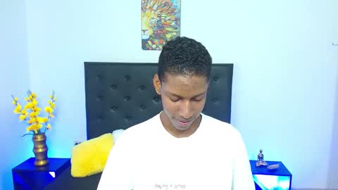 Snapshot of maiki18 chatting on 10/04/25, 02:37 I am Maik online show from 10/04/25, 02:37