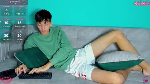 Snapshot of maikol_ortizz chatting on 09/30/25, 12:43 Maikol online show from 09/30/25, 12:43