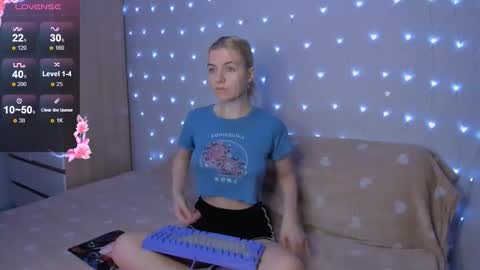 Your kitty online show from 10/19/25, 03:34