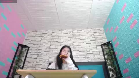 Snapshot of maily_can chatting on 09/22/25, 12:29 MAILY CAN online show from 09/22/25, 12:29