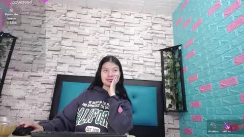 Snapshot of maily_can chatting on 09/27/25, 12:43 MAILY CAN online show from 09/27/25, 12:43