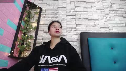  MAILY CAN  online show from 11/20/25, 12:49