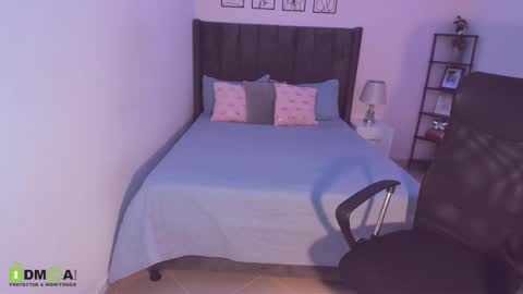 Maite online show from 11/21/25, 09:46