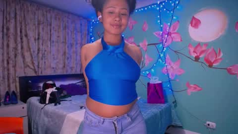 Snapshot of maite_loves chatting on 02/12/25, 11:51 Maite online show from 02/12/25, 11:51