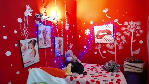 Maite online show from 10/31/25, 11:22