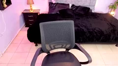 MAITE STONE1 online show from 09/30/25, 03:55