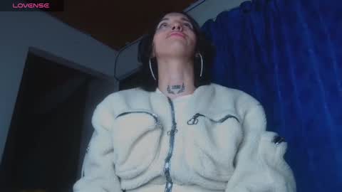 Snapshot of maite_swings chatting on 09/28/25, 10:15 Maite Swings online show from 09/28/25, 10:15