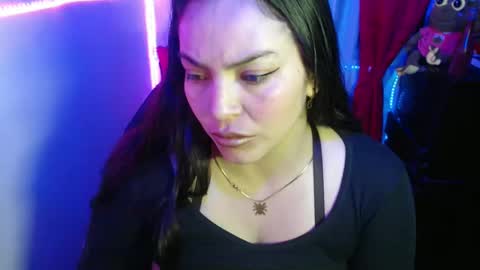 Snapshot of maitte_22 chatting on 02/01/25, 12:29 Hello friends Im on another account online show from 02/01/25, 12:29