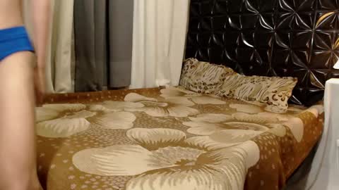 Snapshot of majestic_anne chatting on 02/20/25, 04:46 Annalyn online show from 02/20/25, 04:46