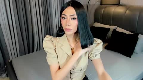 Snapshot of majesticfrancine chatting on 01/20/25, 09:03 Lovely online show from 01/20/25, 09:03