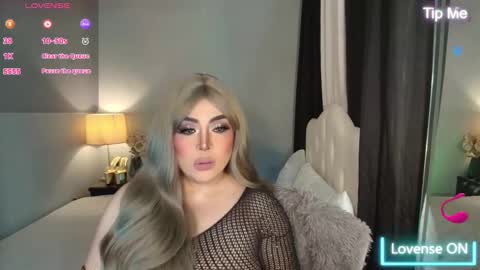 Snapshot of majestydannaxx chatting on 11/16/25, 02:50 majestydannaxx online show from 11/16/25, 02:50