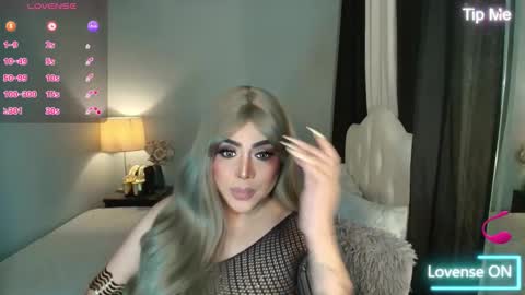 Snapshot of majestydannaxx chatting on 11/23/25, 03:28 majestydannaxx online show from 11/23/25, 03:28