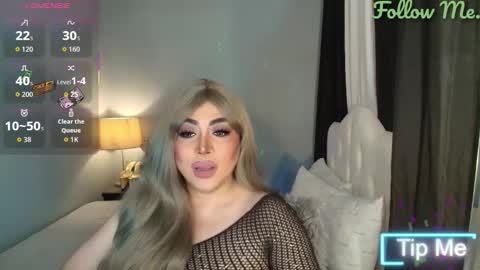 Snapshot of majestydannaxx chatting on 11/28/25, 04:04 majestydannaxx online show from 11/28/25, 04:04