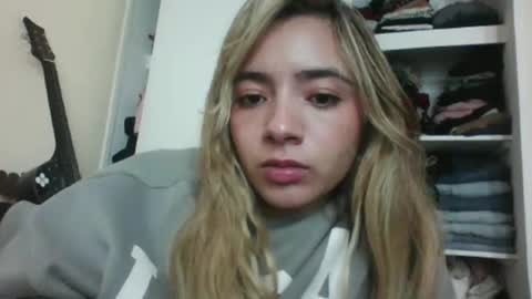 Snapshot of majo_gomezz chatting on 11/02/25, 12:02 majo_gomezz online show from 11/02/25, 12:02