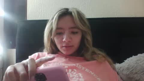 Snapshot of majo_gomezz chatting on 11/13/25, 12:20 majo_gomezz online show from 11/13/25, 12:20