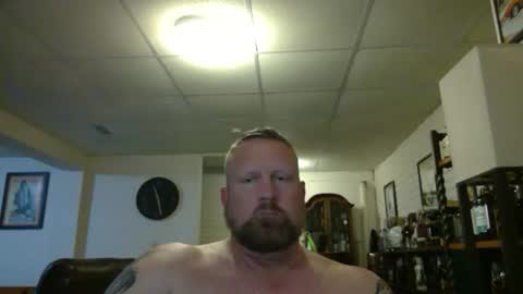 Snapshot of makemebebad2025 chatting on 10/19/25, 03:23 makemebebad2025 online show from 10/19/25, 03:23