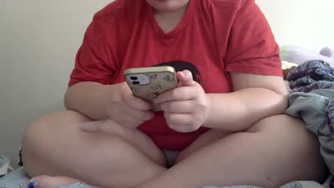 Snapshot of makemesquirt06 chatting on 09/18/25, 07:27 makemesquirt06 online show from 09/18/25, 07:27