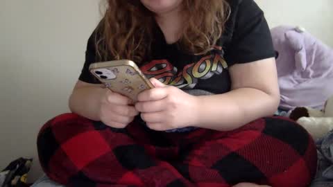 Snapshot of makemesquirt06 chatting on 09/21/25, 06:42 makemesquirt06 online show from 09/21/25, 06:42