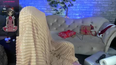 Snapshot of makima_lee chatting on 12/22/24, 04:17 Makima online show from 12/22/24, 04:17