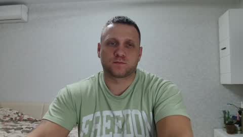 Snapshot of malchyshka chatting on 01/07/25, 04:05 malchyshka online show from 01/07/25, 04:05