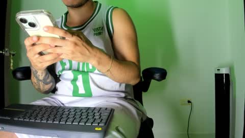 Snapshot of male_pussy chatting on 12/17/24, 03:17 ADAM online show from 12/17/24, 03:17