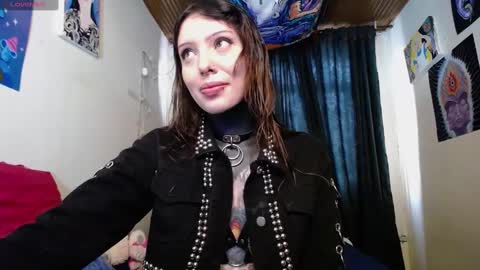 Snapshot of maliceinwonderland25 chatting on 12/26/24, 07:27 Alice Asylum online show from 12/26/24, 07:27