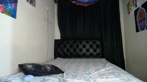 Snapshot of maliceinwonderland25 chatting on 01/19/25, 02:25 Alice Asylum online show from 01/19/25, 02:25