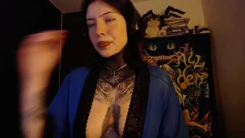 Snapshot of maliceinwonderland25 chatting on 11/03/25, 03:52 Alice Asylum online show from 11/03/25, 03:52