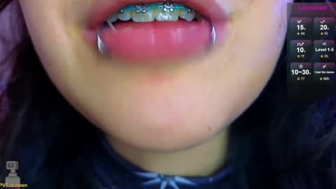 Snapshot of malicia_witch_ chatting on 01/28/25, 05:32 Mar Alicia Rosie v A L I C I A W I T C - Meg Cherie online show from 01/28/25, 05:32