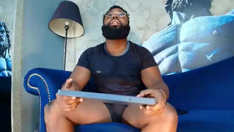 Snapshot of malik_arellano chatting on 10/02/25, 02:13 The King Malik online show from 10/02/25, 02:13