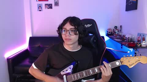 Snapshot of malik_harrison_ chatting on 12/13/24, 04:27 Malik online show from 12/13/24, 04:27