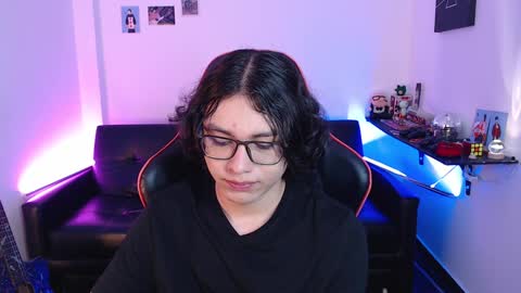 Snapshot of malik_harrison_ chatting on 12/25/24, 04:11 Malik online show from 12/25/24, 04:11