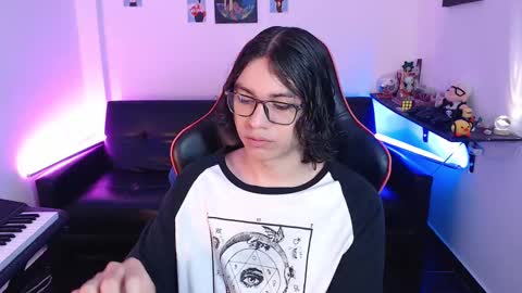 Snapshot of malik_harrison_ chatting on 02/19/25, 02:12 Malik online show from 02/19/25, 02:12