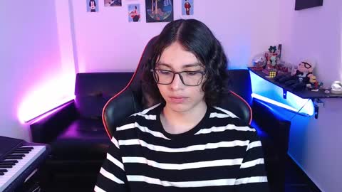 Snapshot of malik_harrison_ chatting on 02/20/25, 02:02 Malik online show from 02/20/25, 02:02