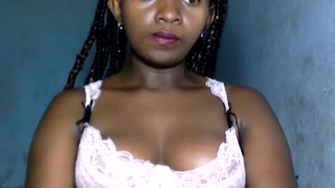 Snapshot of malinah01 chatting on 12/10/24, 03:12 malinah01 online show from 12/10/24, 03:12