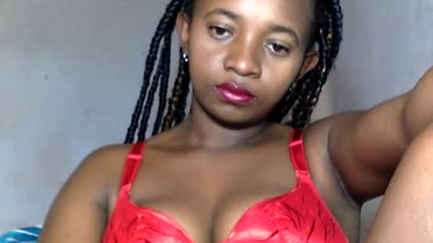 Snapshot of malinah01 chatting on 12/12/24, 11:18 malinah01 online show from 12/12/24, 11:18