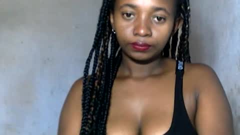 Snapshot of malinah01 chatting on 12/19/24, 09:40 malinah01 online show from 12/19/24, 09:40