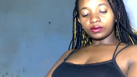 Snapshot of malinah01 chatting on 01/06/25, 03:51 malinah01 online show from 01/06/25, 03:51