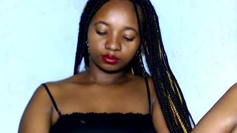 Snapshot of malinah01 chatting on 01/10/25, 01:53 malinah01 online show from 01/10/25, 01:53