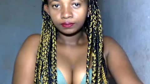 Snapshot of malinah01 chatting on 01/19/25, 03:39 malinah01 online show from 01/19/25, 03:39