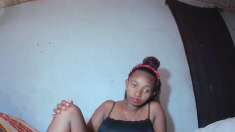 Snapshot of malinah01 chatting on 09/17/25, 10:17 malinah01 online show from 09/17/25, 10:17